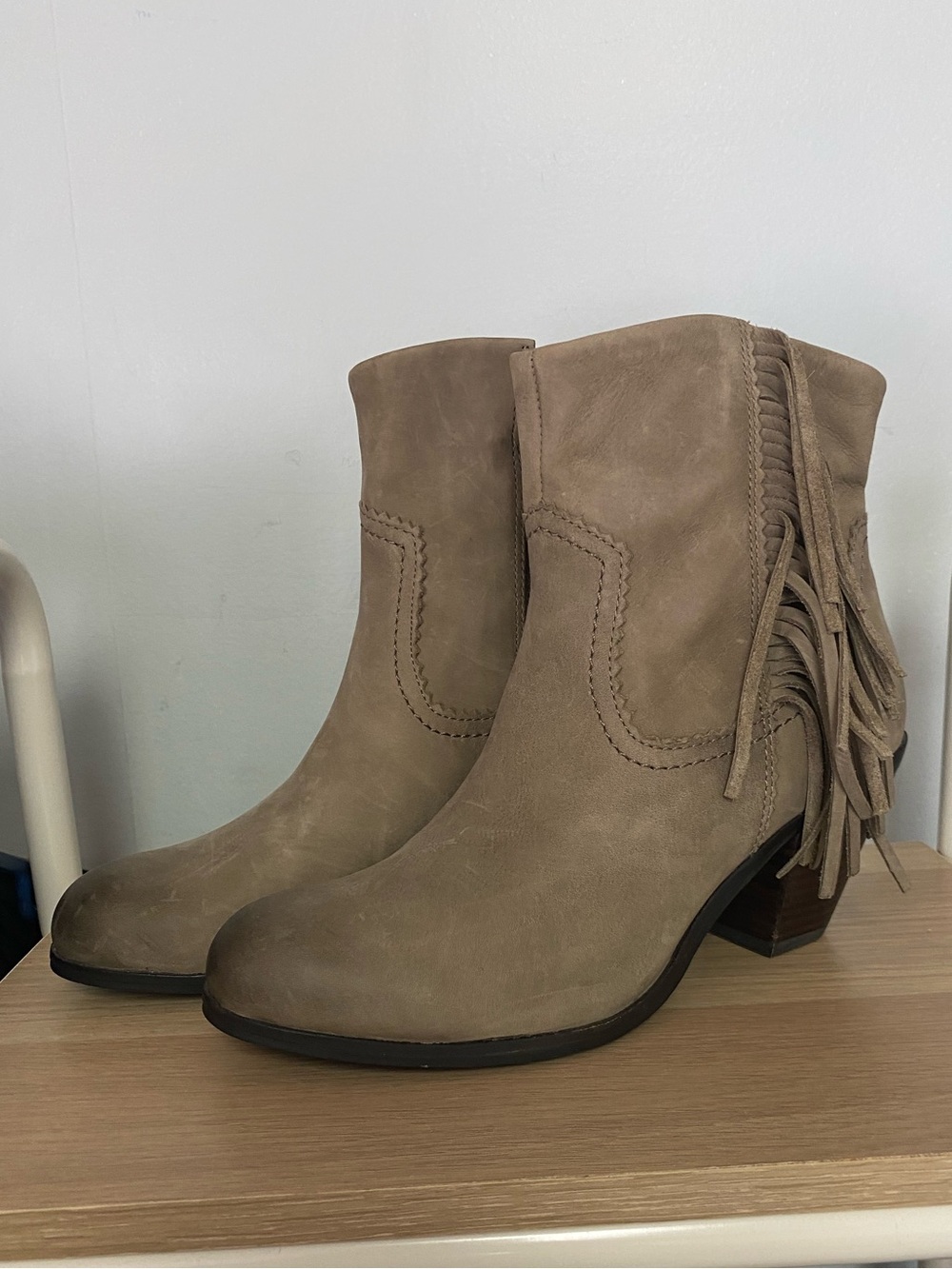 NWOT SAM EDELMAN FRINGED BOOTS - 7 1/2